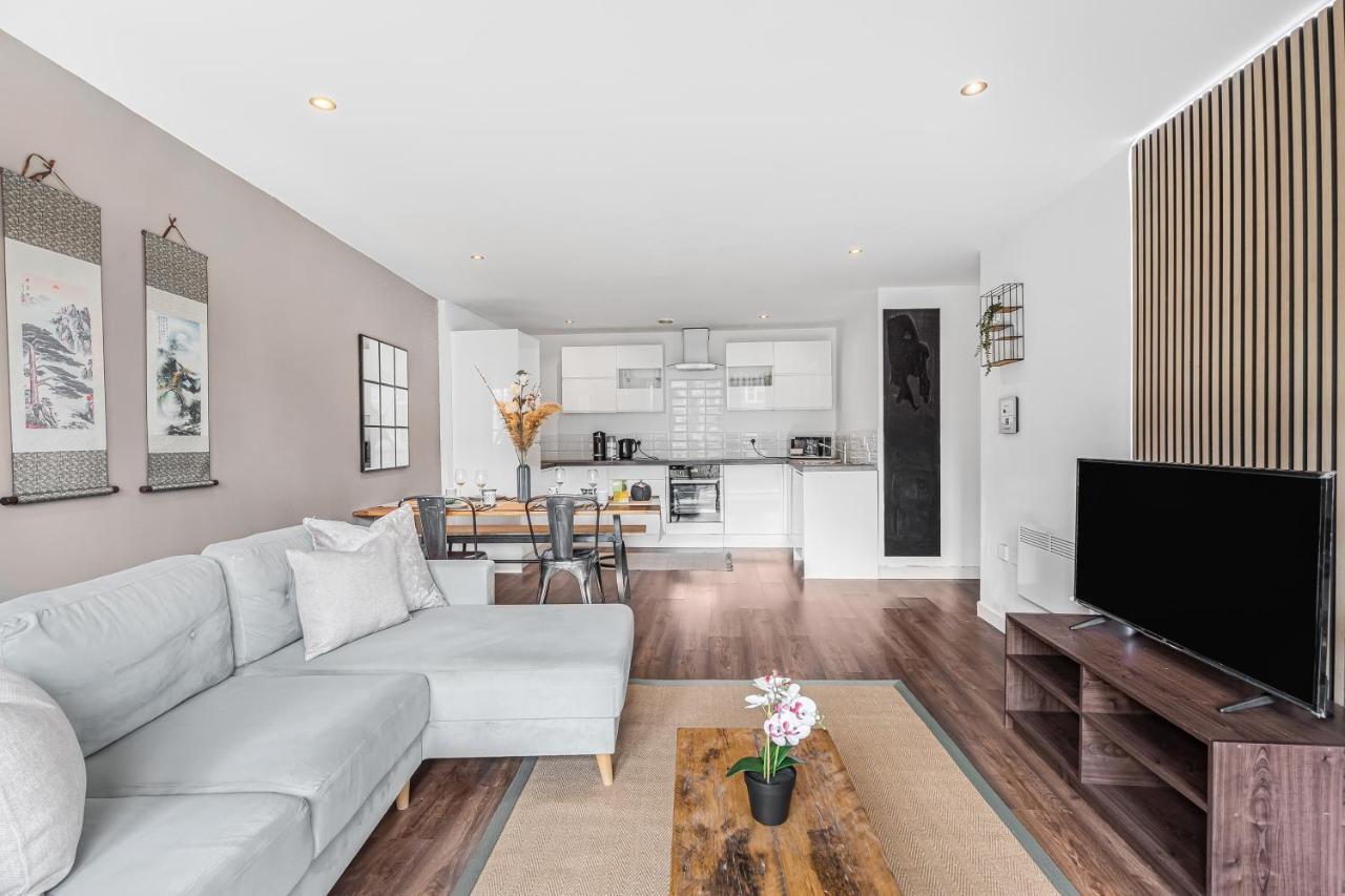 Oriental Suite 2 Bed 2 Bath Netflix And Free Parking, Games- Maihom Birmingham Eksteriør billede