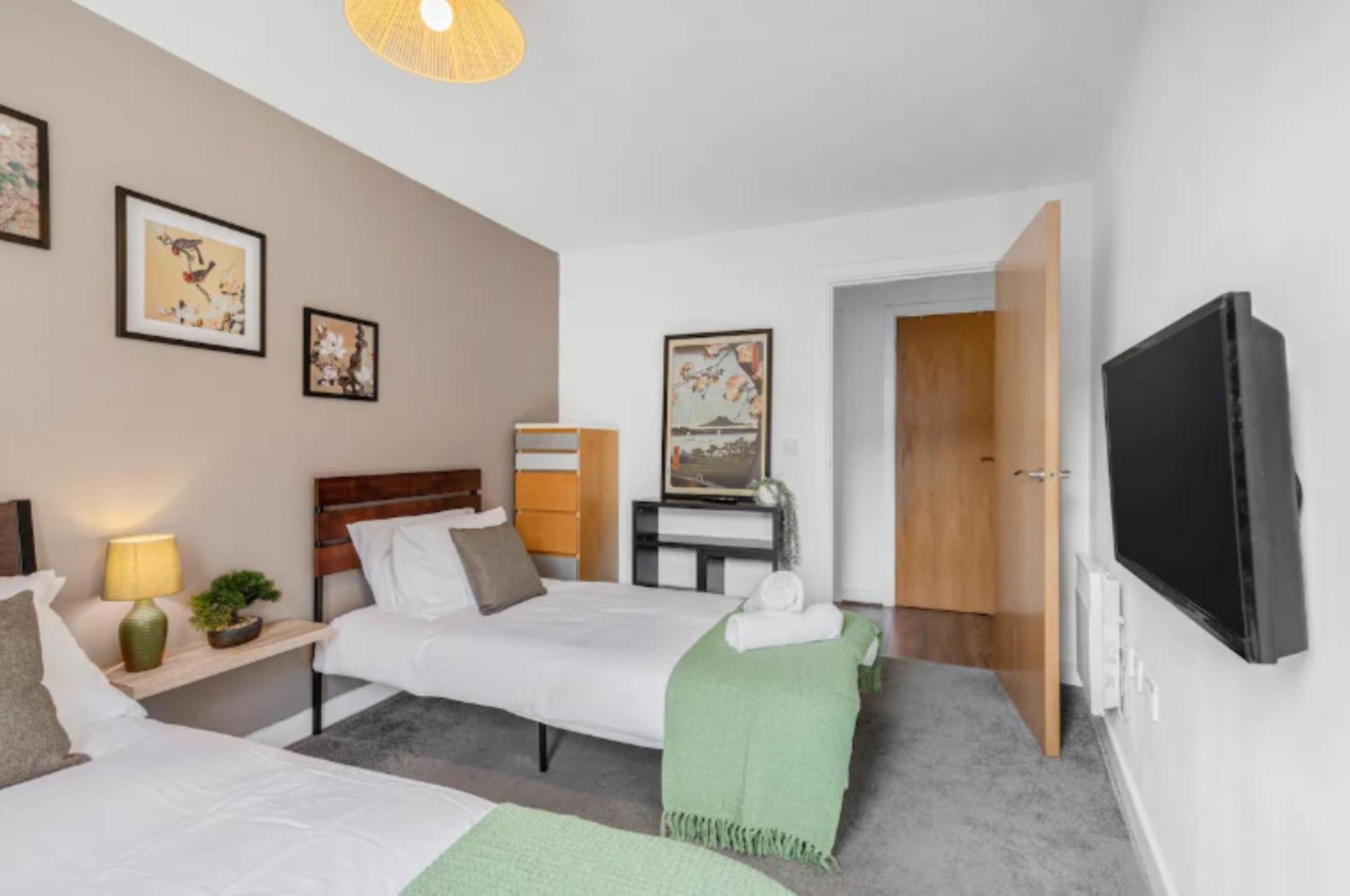 Oriental Suite 2 Bed 2 Bath Netflix And Free Parking, Games- Maihom Birmingham Eksteriør billede
