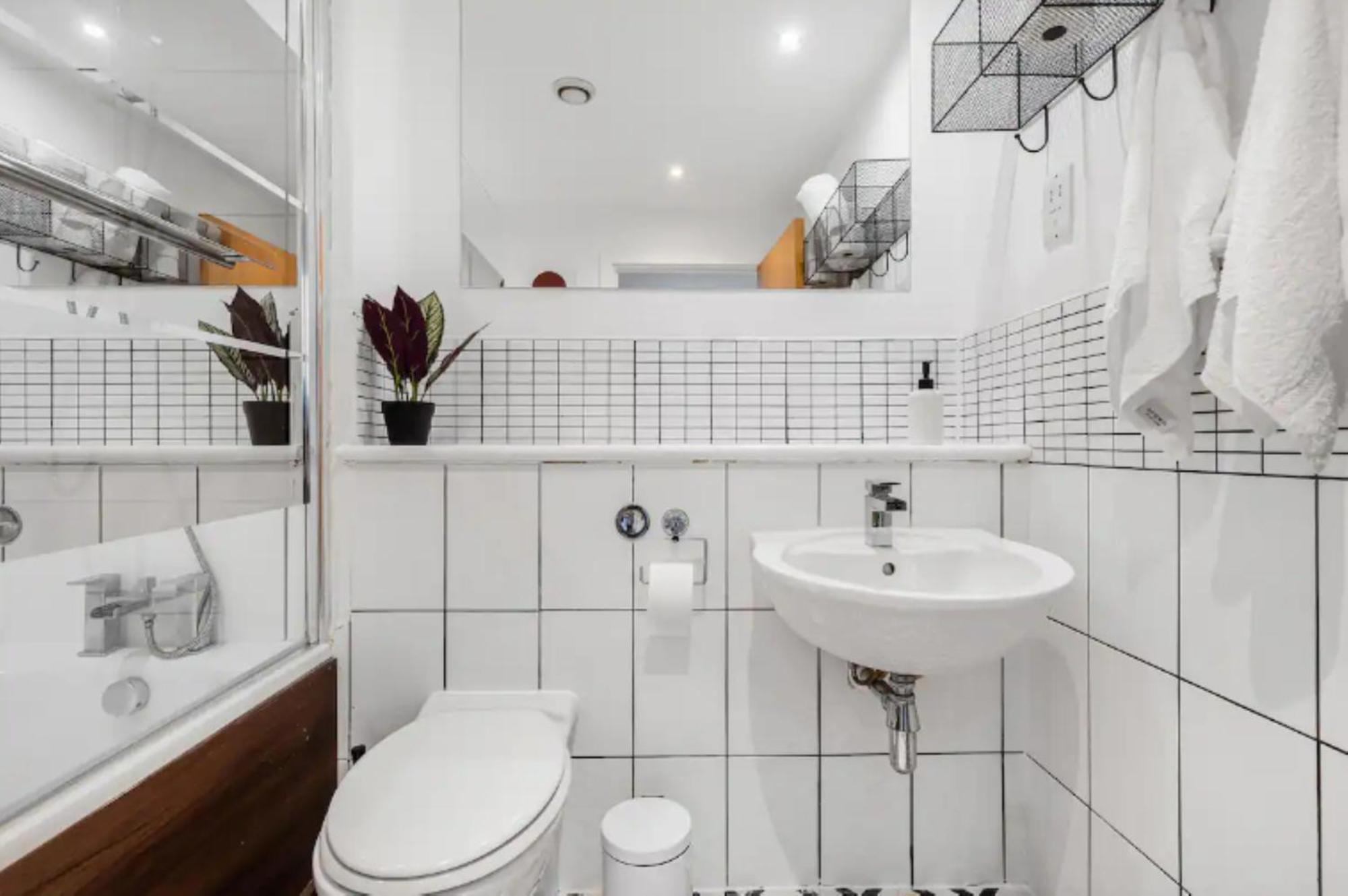 Oriental Suite 2 Bed 2 Bath Netflix And Free Parking, Games- Maihom Birmingham Eksteriør billede