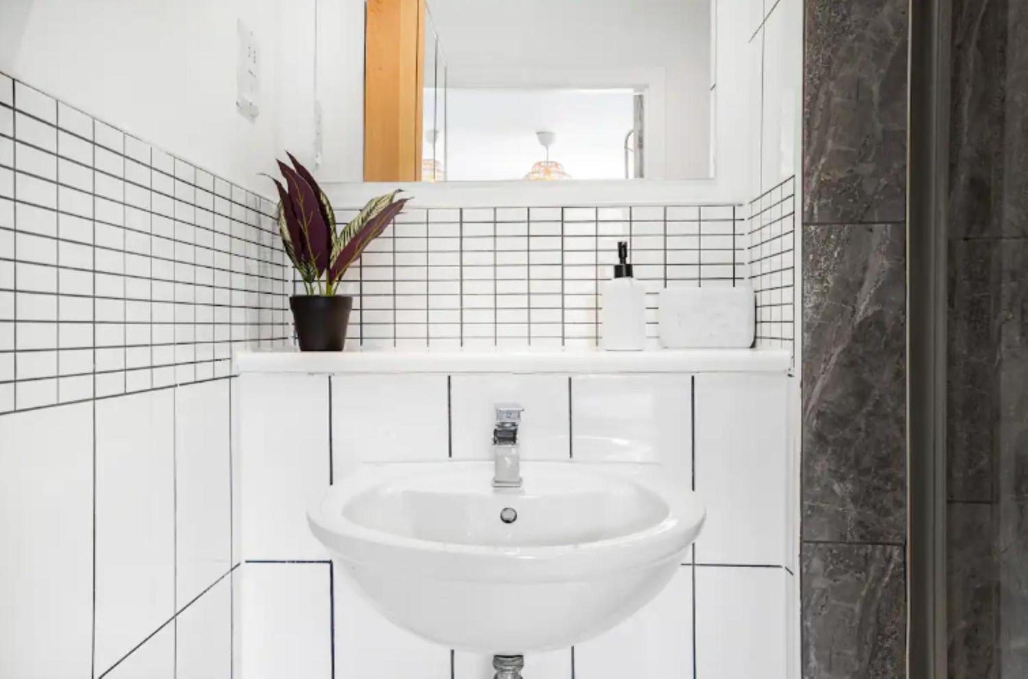 Oriental Suite 2 Bed 2 Bath Netflix And Free Parking, Games- Maihom Birmingham Eksteriør billede
