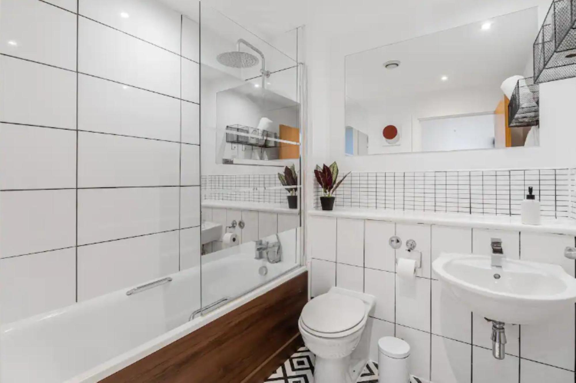 Oriental Suite 2 Bed 2 Bath Netflix And Free Parking, Games- Maihom Birmingham Eksteriør billede