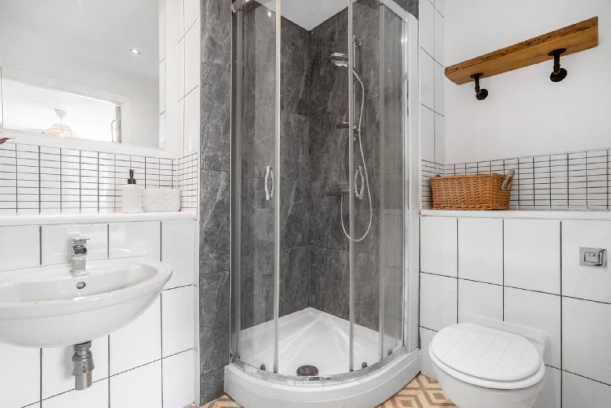 Oriental Suite 2 Bed 2 Bath Netflix And Free Parking, Games- Maihom Birmingham Eksteriør billede